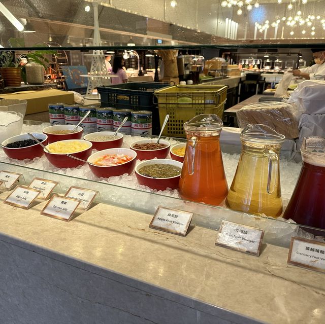 台北萬華吃到飽！凱達大飯店 百宴自助餐廳！寬敞空間、不限時用餐！