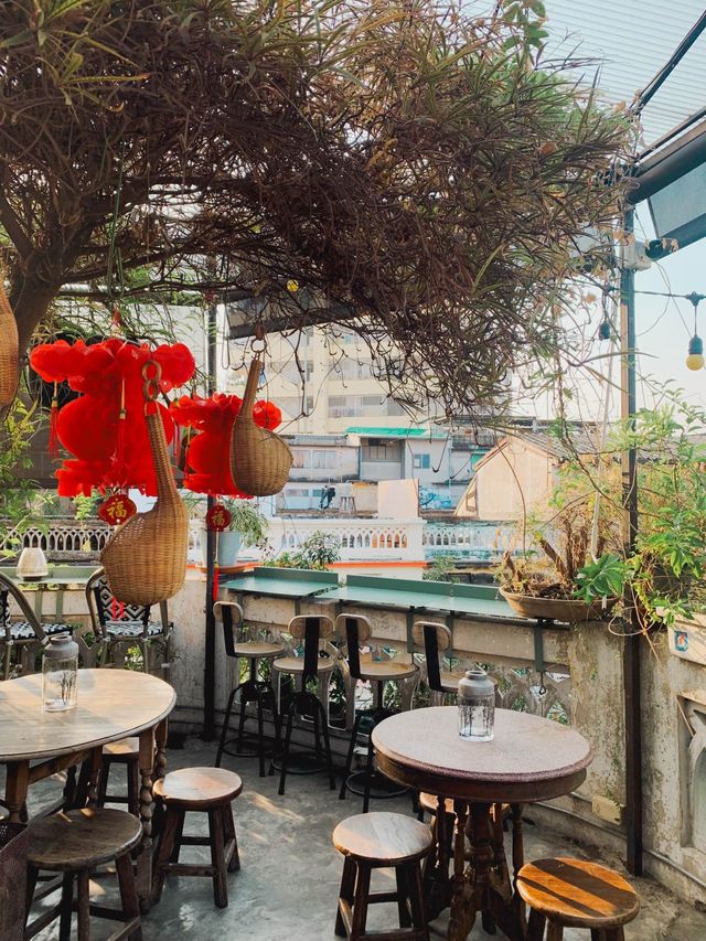 ย้อนเวลาไปคาเฟ่ ณ Wallflowers Cafe