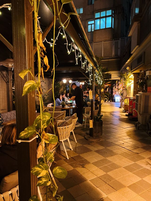 韓仔侍應 飛咗轉韓國