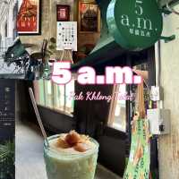 🥛 5 a.m. คาเฟ่น้ำเต้าหู้ 💕