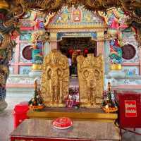 สักการะ ศาลเจ้าพ่อหลักเมือง สุพรรณบุรี