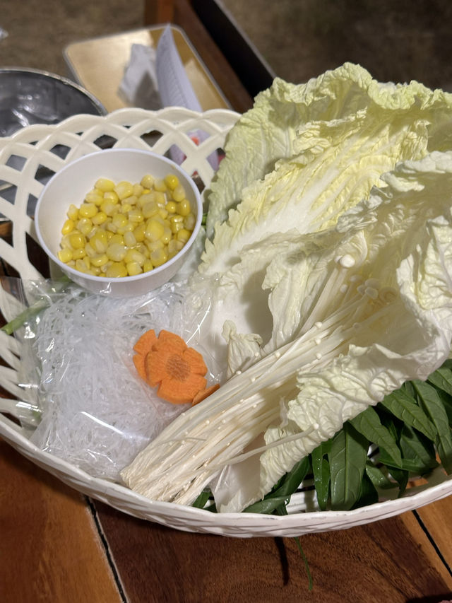 ร้านหมูกระทะ สไตล์แค้มปิ้ง 
