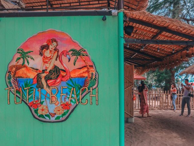 Tutu Beach (ทูทู่บีช) 