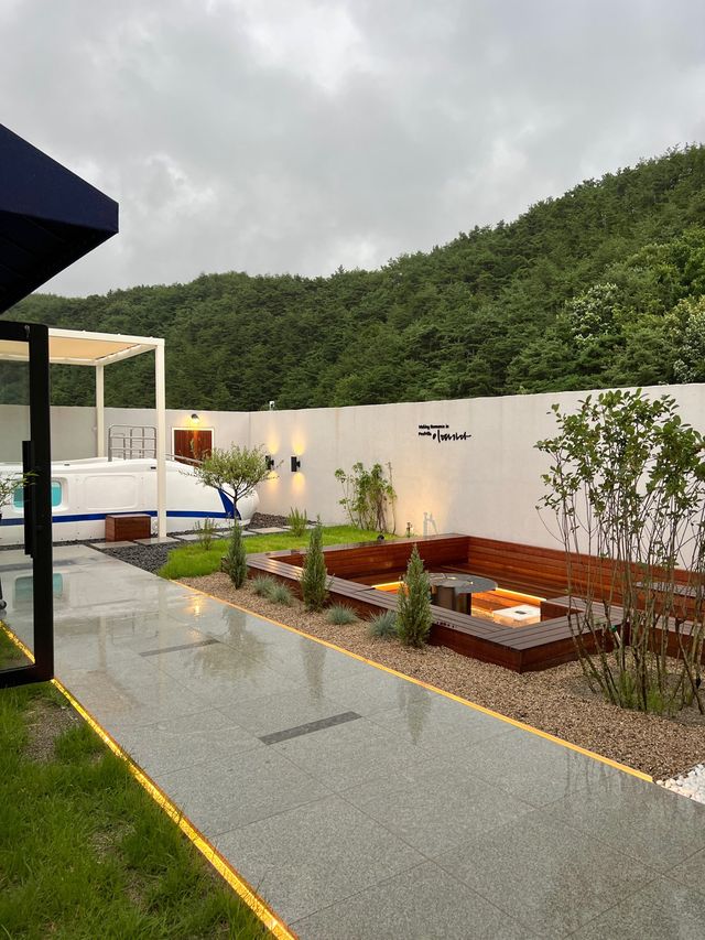 풀빌라와 캠핑을 한 곳에서 즐길 수 있는 청도 신상숙소 🏡