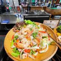 บัฟเฟต์มื้อกลางวันโรงแรมแถวห้วยขวาง 