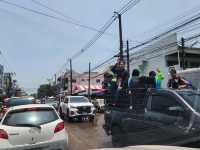 ลากแฟนไปขนน้ำขึ้นรถแล้วสาดน้ำแบบล้อหมุนที่ชุมพร