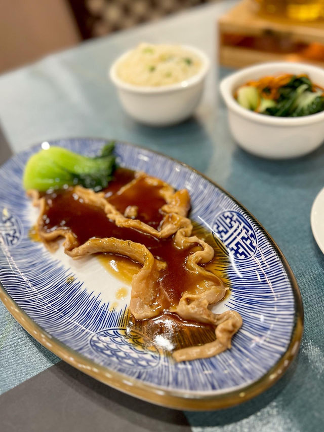 尖東的一家精緻中菜廳 來跟家人吃飯吧🥢