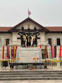 พิพิธภัณฑ์พระบรมราชานุสาวรีย์สามกษัตริย์ 