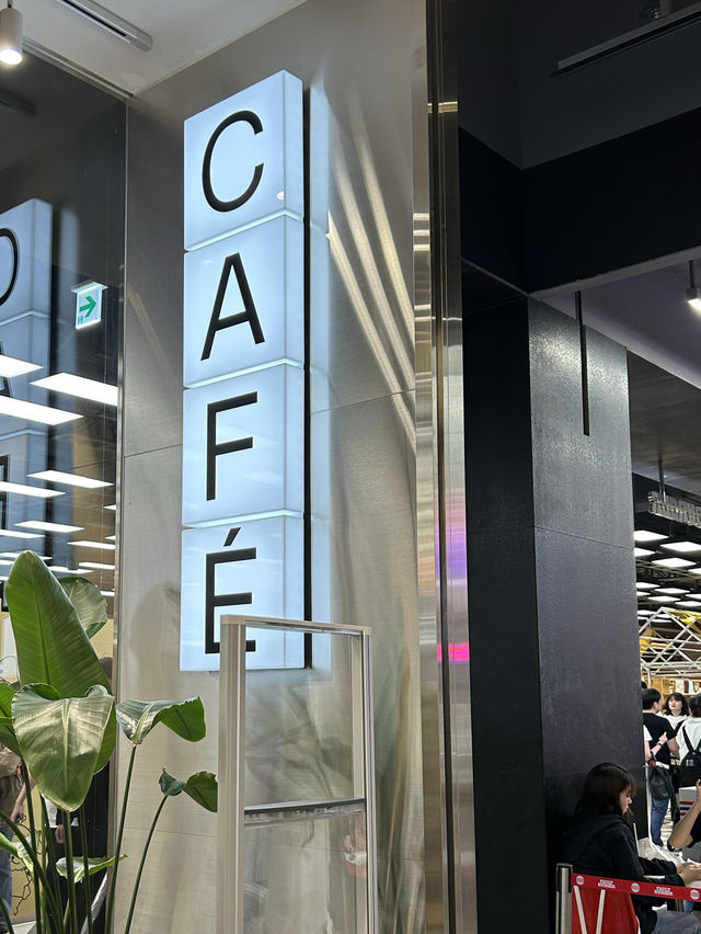 アジアで韓国初！出店！ヨイドで話題のオシャレカフェ✨