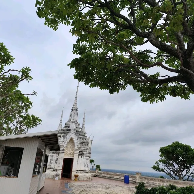 Slow life at Khoyai