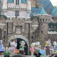 🏰🌟「奇幻之旅：探索香港迪士尼樂園的魔法世界！」🌟🎠