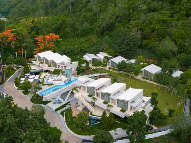 พิกัดที่พักเขาใหญ่ สระว่ายน้ำสวยจึ้ง