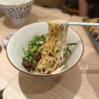 皮薄餡靚手工餃．特色小食夠惹味