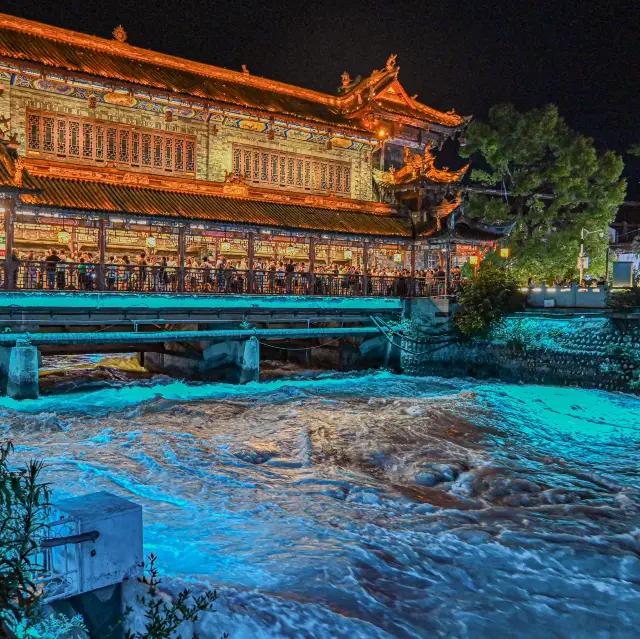 Nanqiao Bridge in Dujiangyan: A Magical Evening under the Blue Tears