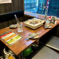【大阪・東梅田】BBQやビアガーデンが室内で楽しめる「大衆肉酒場 ブラック」