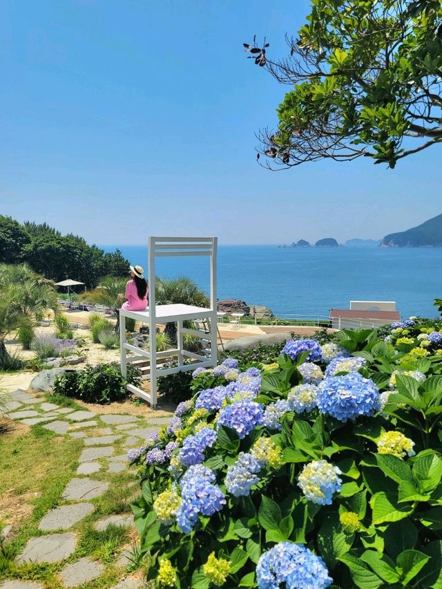 귀여운 포토존이 가득한 거제 수국카페💜
