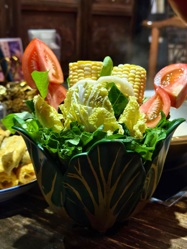 北角宮廷式火鍋，必點花膠雞湯