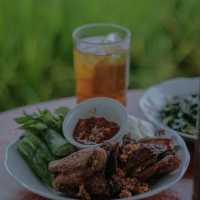 WARUNK BASTIAN | WITH A SEMI INDOOR AND OUTDOOR CONCEPT WITH A VIEW OF THE RICE FIELDS