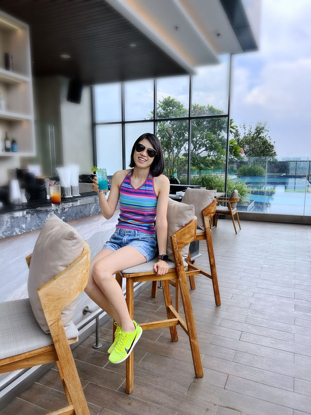 Beautiful Hotel Poolside Bar with delicious food in Setia Alam!