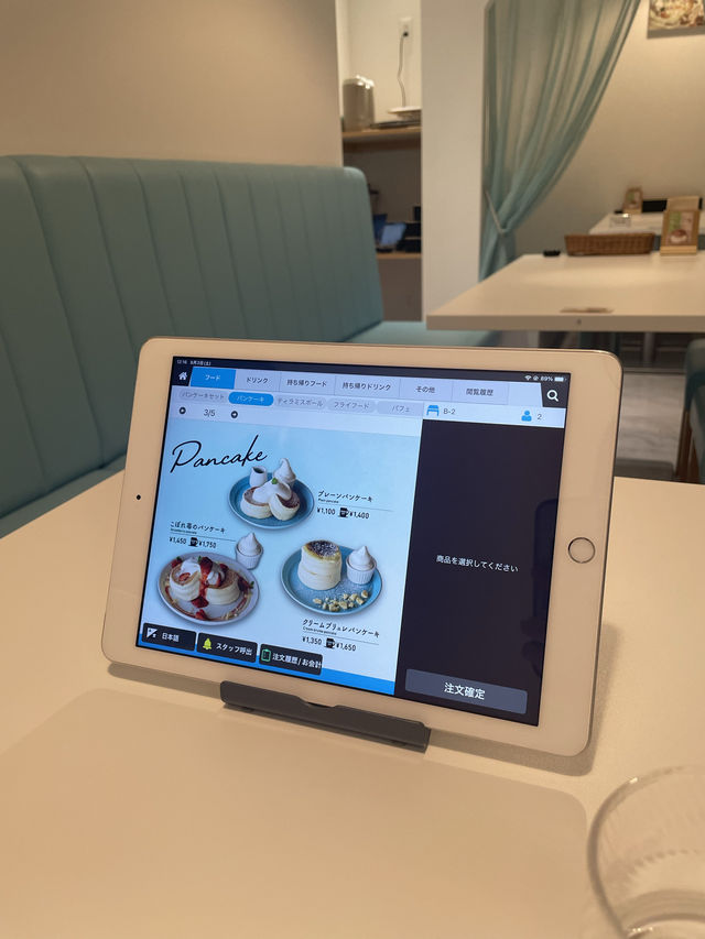 【カナの魔法たまごCafe】 パンケーキと可愛らしいライトブルー