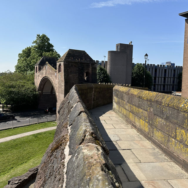 City day tours at Chester city walls