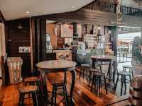 นั่งชิลร้านกาแฟ อัมพวา