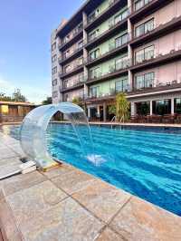 🏊‍♀️ สระว่ายน้ำสวยงาม โดดเด่น โรงแรมซาโวเทล