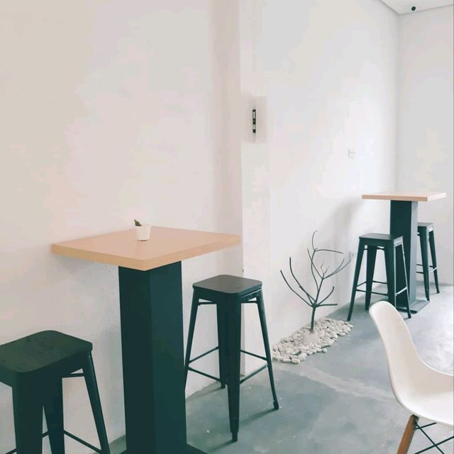 A NEW CAFÉ JUST OPENED NEAR MY HOUSE