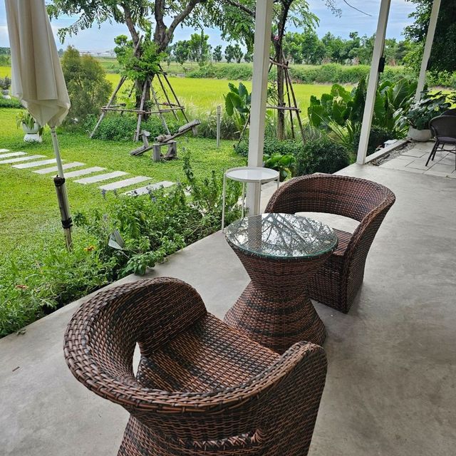 ร้านบรรยากาศเงียบสงบ  ร้าน White cantas