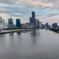 高雄大港橋的風景很美♡大港橋，駁二特區，流行音樂中心，哈瑪星鐵道文化園區，高雄港