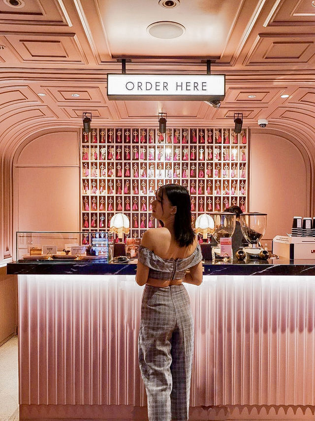 📍 The Cassette Coffee Bar