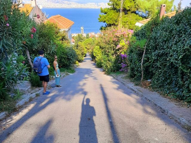 【土耳其伊斯坦布爾】Kınalıada島：清澈果凍海、適合游泳浮潛，徒步環島拍照打卡