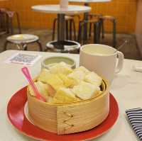 มีเดียมนมสด - ร้านนมเปิดใหม่ย่านเมืองเก่าอุบล
