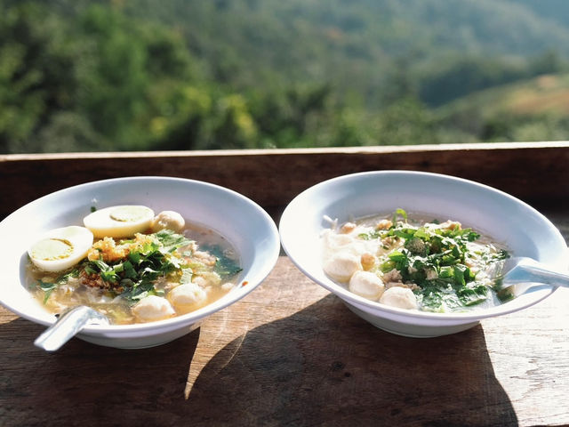 ก๋วยเตี๋ยวห้อยขา บ้านจ่าโบ่ แม่ฮ่องสอน