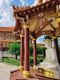 ชมสถาปัตยกรรมจีนที่วัดฝอกวงซัน