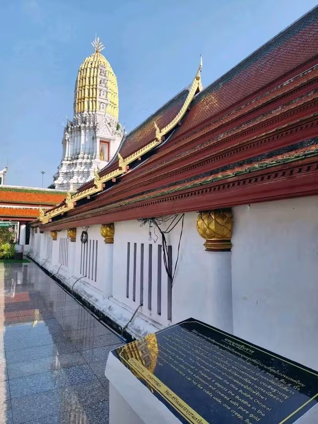 ไหว้พระพุทธชินราช วัดพระศรีรัตนมหาธาตุ พิษณุโลก