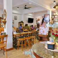 จันทร์แรมไอศกรีม ร้านน่ารักกลางเมืองประจวบ 