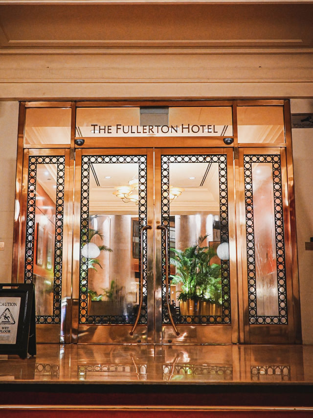 Interior Elegance at The Fullerton Hotel Singapore 🇸🇬 