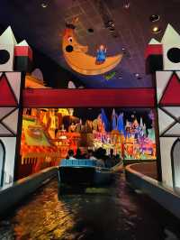 【香港:香港ディズニーランド】ボートに乗って楽しむ世界的に人気のアトラクション！