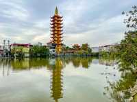Pho Chieu Pagoda 인근 호수공원...