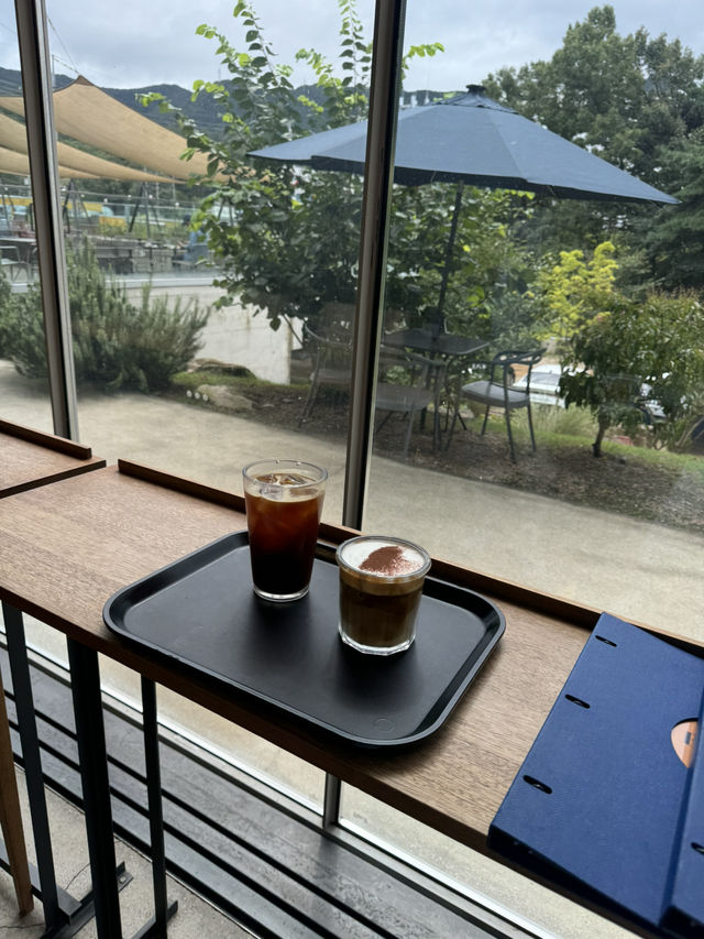 도심속 힐링 숲 카페 바우어 
