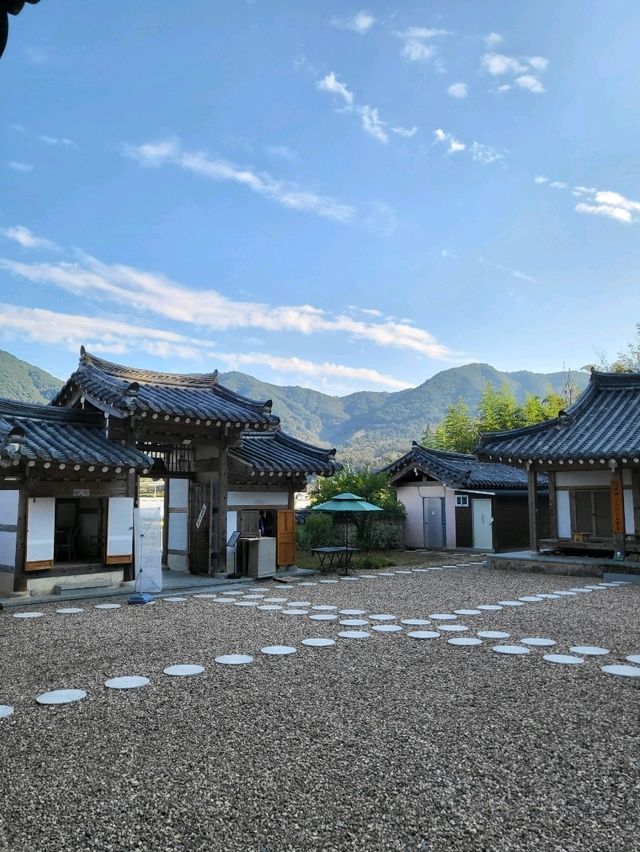 가을 운치 즐기기 좋은 고즈넉한 한옥카페