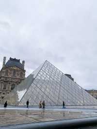 Louvre Museum สัมผัสศิลปะและประวัติศาสตร์ระดับโลก
