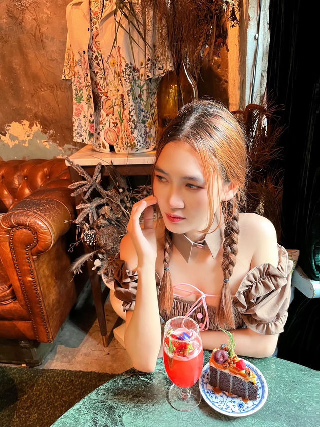 Wallflowers Cafe🪻🌷