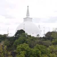 The white stupas of Mihintale 🇱🇰