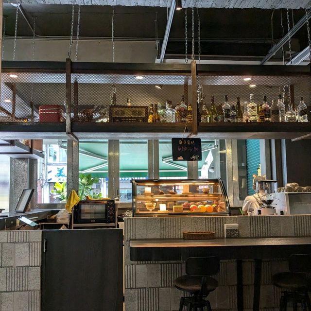 成衣廠改造的復古工業風旅店：嘉旅館&亦室