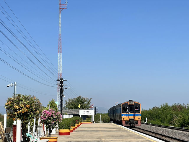 นั่งรถไฟลอยน้ำชมธรรมชาติกันที่บ้านโคกสลุง