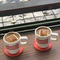 韓国🇰🇷シグニチャーメニューラテが特別な味のカフェ👀