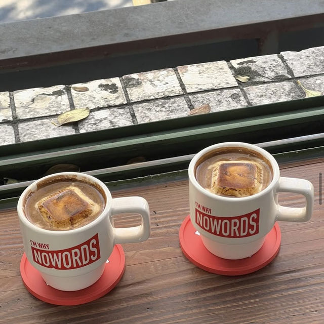 韓国🇰🇷シグニチャーメニューラテが特別な味のカフェ👀