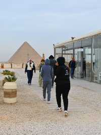 9 Pyramids Lounge 
